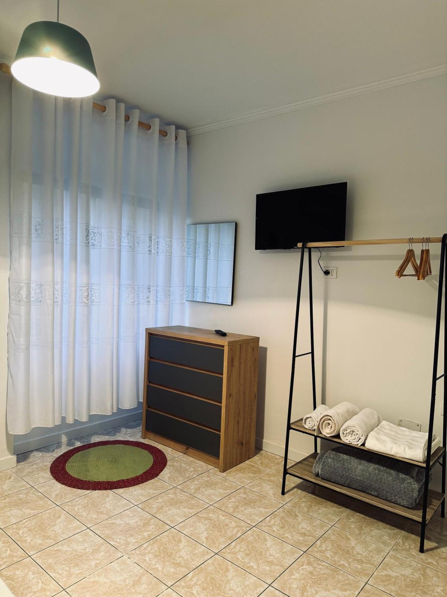 טיראנה Hi5 Rooms מראה חיצוני תמונה