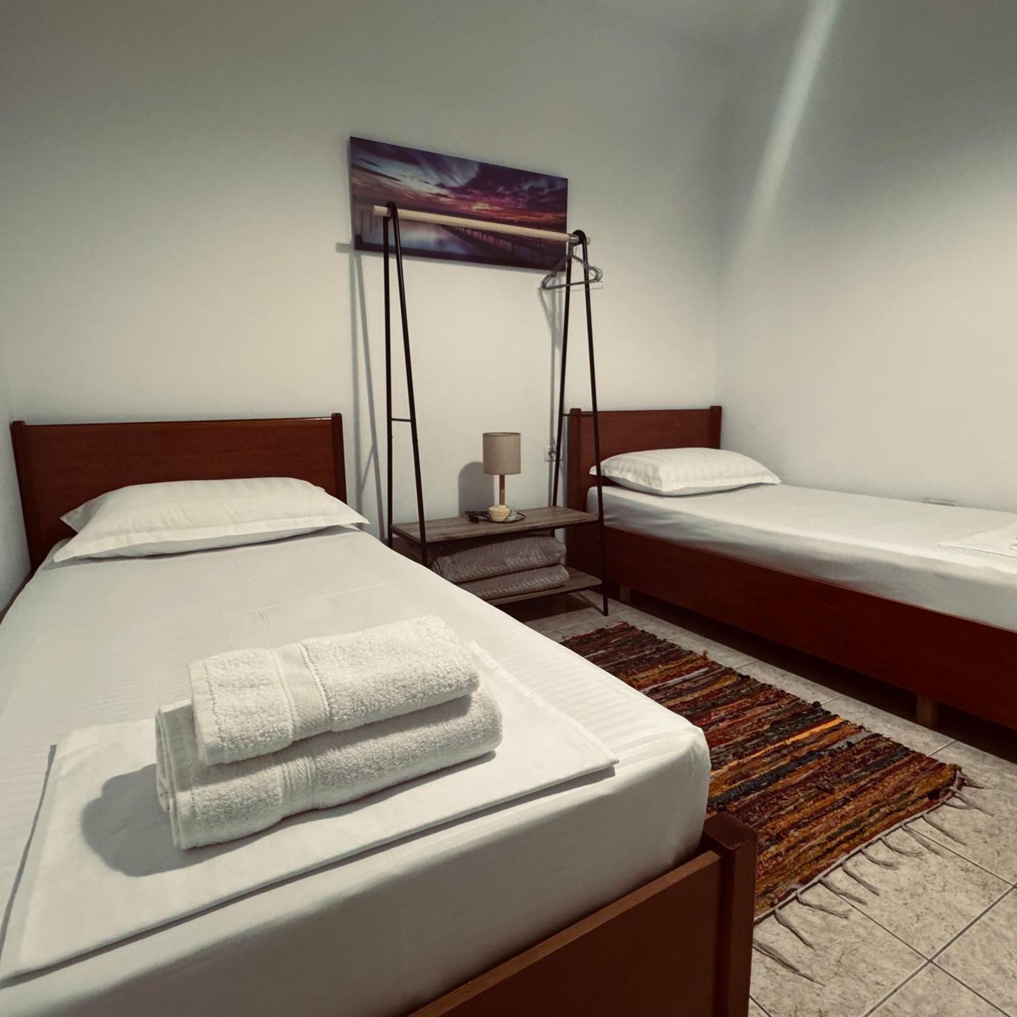 טיראנה Hi5 Rooms מראה חיצוני תמונה